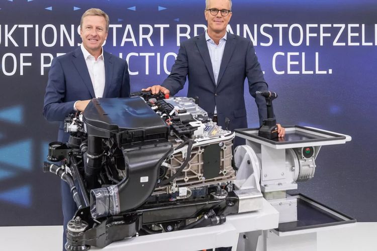 BMW perkenalkan mesin bertenaga hidrogen