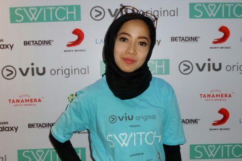 Penggemar Dukung Karina Salim untuk Berhijab Seterusnya