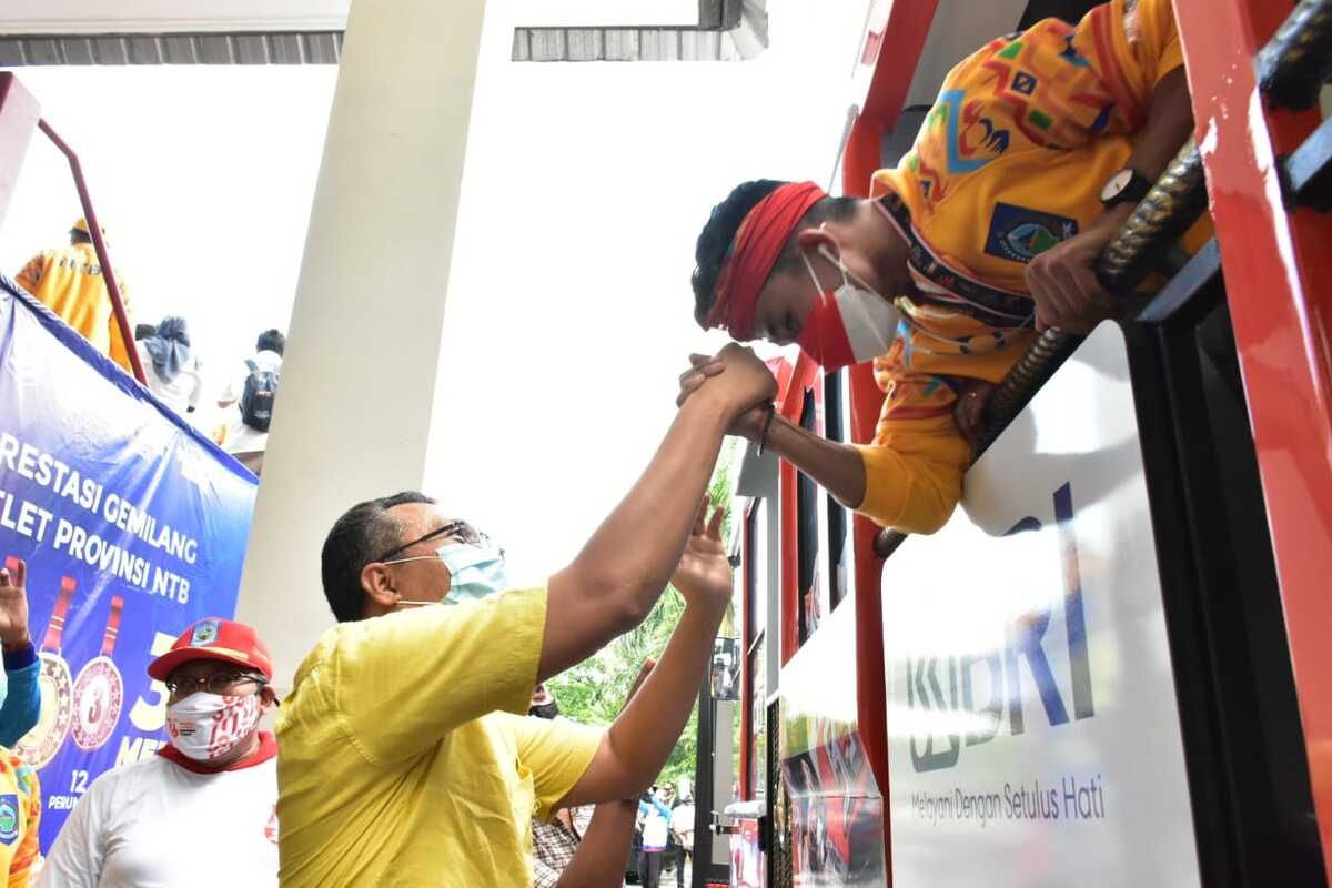NTB masuk 10 besar nasional, kedatangan atlet PON XX disambut meriah dan diarak keliling kota