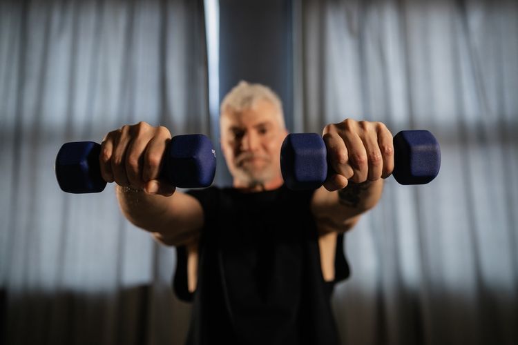 Latihan beban tak hanya cocok sebagai olahraga untuk penderita diabetes, tapi baik bagi semua orang.

Latihan beban membantu membangun massa otot, sangat penting bagi penderita diabetes tipe 2.