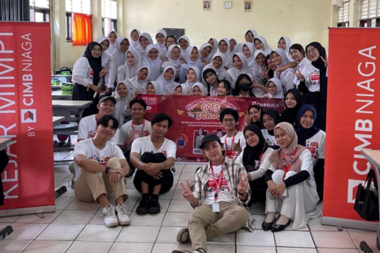 Kejar Mimpi Tangerang Goes to School: ?Membangun Generasi Mandiri Financial & Menumbuhkan Enterpreneur Muda Berbasis Environmental yang diinisiasi CIMB Niaga, di Kota Tangerang, Selasa (20/8/2024).