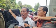 Luhut Sebut Pihak yang Minta Wapres Gibran Dicopot Kampungan