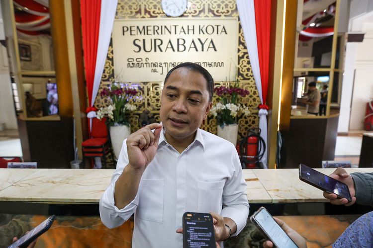 Dipertemukan Eri Cahyadi, 2 Terduga Pungli Rekrutmen Damkar Surabaya Saling Berkelit
