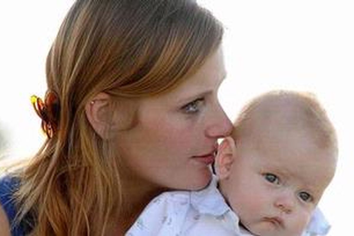 Who is the father Justin Bieber fan Mariah Yeater with her four-month-old son Tristyn who she claims is the love child of the singer and is asking for a paternity test  