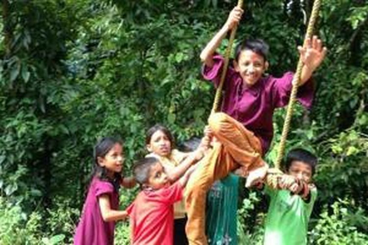 Anak-anak di Pokhara, Nepal.