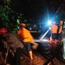 Tebing Setinggi 7 Meter di Bogor Longsor dan Menutupi Jalan