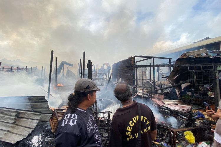Kebakaran di Pasar Sepinggan Balikpapan Diduga Korsleting Listrik, Puluhan Kios Ludes