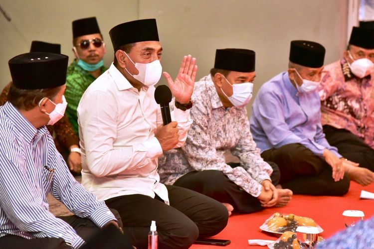 Gubernur Sumut Edy Rahmayadi memberi dukungan kepada 53 Kafilah Sumut yang akan bertanding di MTQ Nasional XXVIII di Padang dengan mendatangi penginapan para kafilah, Sabtu (14/11/2020)