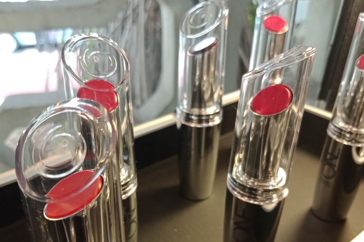 Koleksi lipstik Oriflame The One Colour Obsession yang diluncurkan di Rumah Maroko, Menteng, Jakarta, Kamis (2/8/2018).