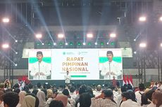 Jokowi Hadiri Rapimnas Relawan Ulama Muda di Istora Senayan