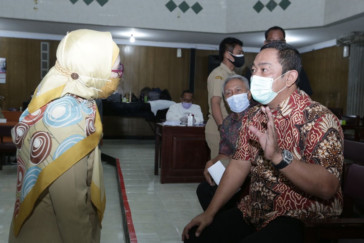 Wali Kota Semarang Hendrar Prihadi atau Hendi meminta setiap sekolah untuk melakukan perisapan pembelajaran tatap muka (PTM) dengan menyesuaikan kondisi sekolah dan para siswa.