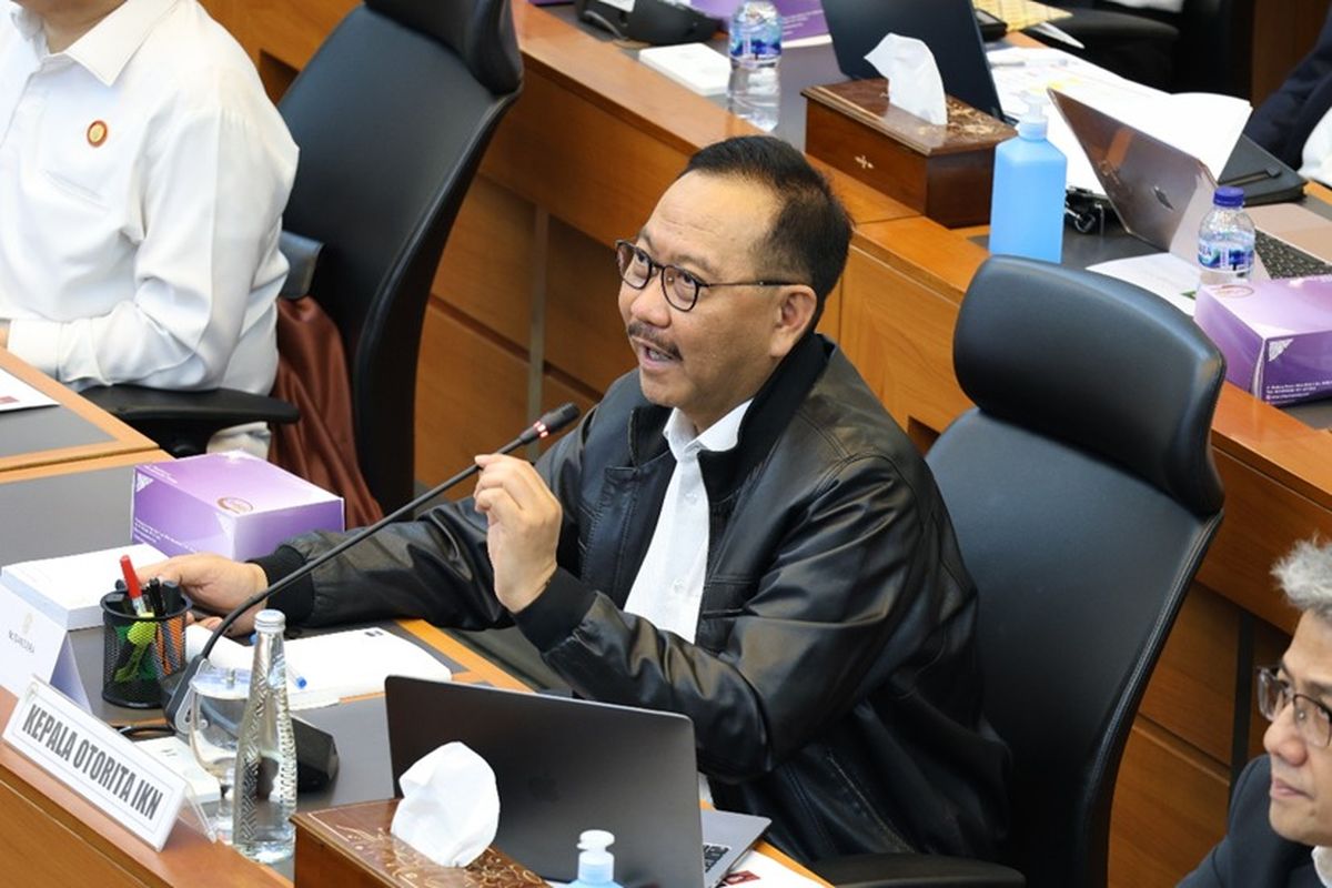 Kepala OIKN Bambang Susantono dalam rapat Rencana Kerja Anggaran (RKA) serta usulkan Anggaran Belanja Tambahan IKN untuk tahun 2024 dengan Badan Anggaran (Banggar) DPR RI, pada Senin (18/9/2023) di Ruang Sidang Banggar DPR RI. 