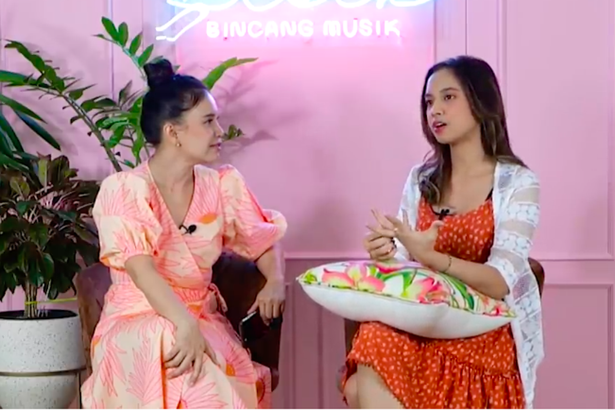 Lyodra Ginting berbincang dengan Rossa di program Bincang Musik di kanal YouTube Rossa Official.