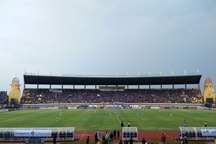 Pertandingan pertama babak 16 besar antara Persib Bandung dan Arema FC digelar di Stadion Si Jalak Harupat, Senin (18/2/2019). 