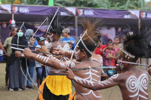 Tari Berburu dan Perang Buka Festival Crossborder Sota 2019 di Papua