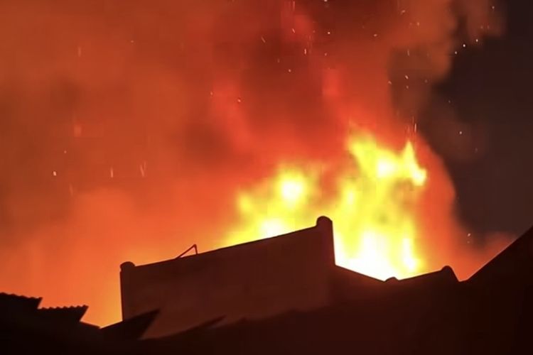 Permukiman Padat di Petamburan Jakpus Terbakar Dini Hari, 3 Rumah Hangus