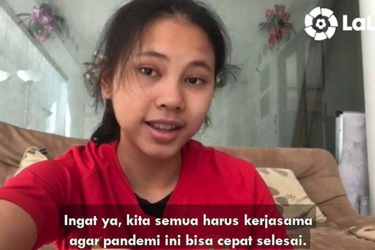 Pemain Timnas Wanita Indonesia, Shalika Aurelia Viandrisa, turut memberikan ucapan Hari Kartini dan memberikan dukungan di tengah pandemi virus corona pada video kolaborasi pesepak bola wanita Indonesia dan juga Spanyol.