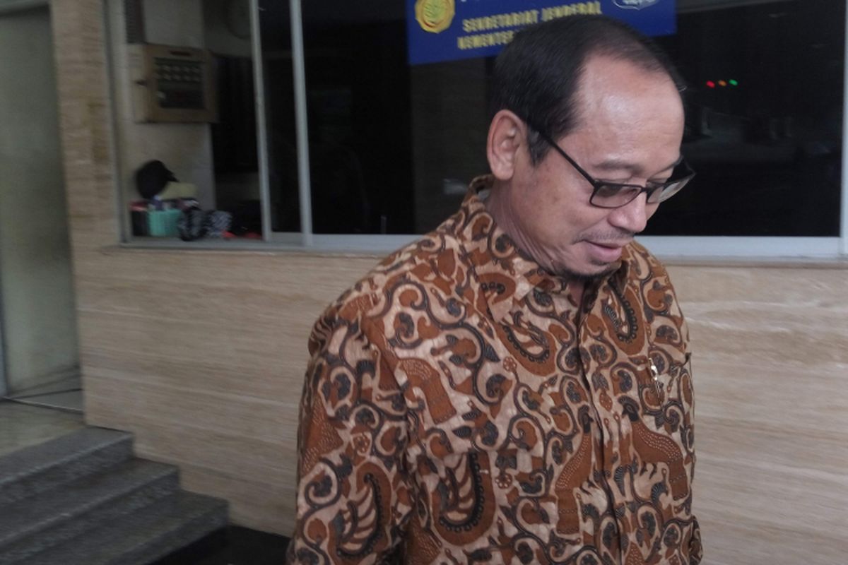 Ketua Umum PPP versi muktamar Jakarta, Djan Faridz saat menghadiri peridangan kasus dugaan penodaan agama dengan terdakwa Basuki Tjahaja Purnama atau Ahok di Kementerian Pertanian, Jakarta Selatan, Selasa (20/3/2017).