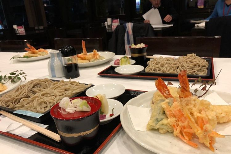 Mie soba asli Jepang yang terbuat dari tepung buckwheat. Foto diambil di Mapple Inn Hotel, Chiba, Jepang, Kamis (22/02/2018). 