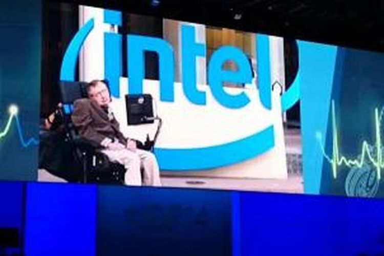 Stephen Hawking berbicara lewat video pada audiens Intel Developer Forum 2014 di San Francisco, AS. 