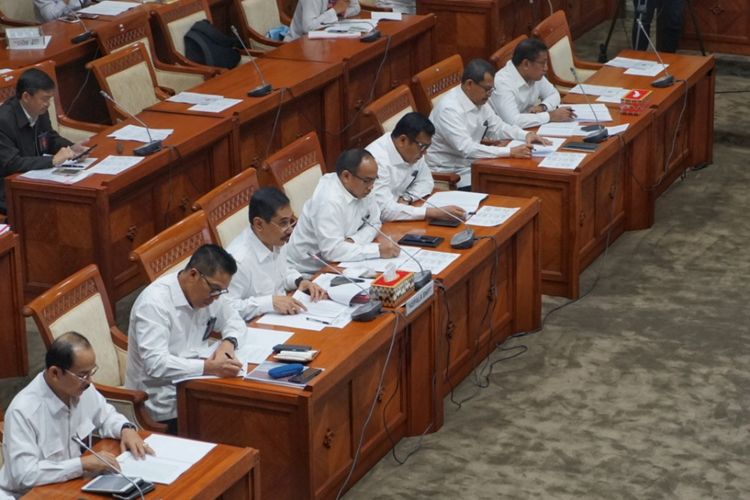 Kepala BNPT Suhardi Alius dalam Rapat Dengar Pendapat dengan Komisi III DPR, di Kompleks Parlemen, Senayan, Jakarta, Rabu (30/5/2018).
