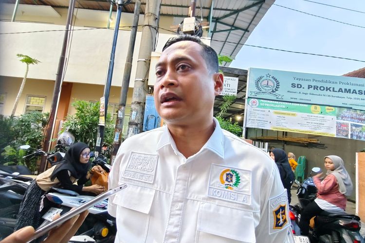 Anggota Komisi A DPRD Surabaya, Cahyo Siswo Utomo, Rabu (25/6/2025).