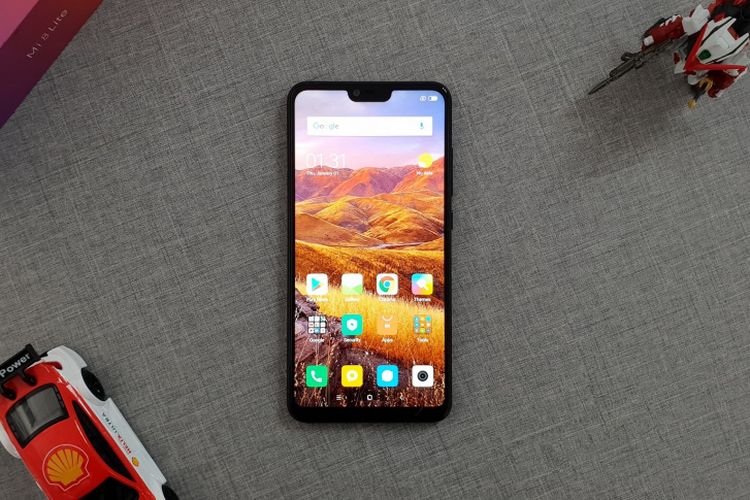 Tampilan muka Mi 8 Lite yang mengusung layar 6,2 inci dengan aspek rasio 19:9.