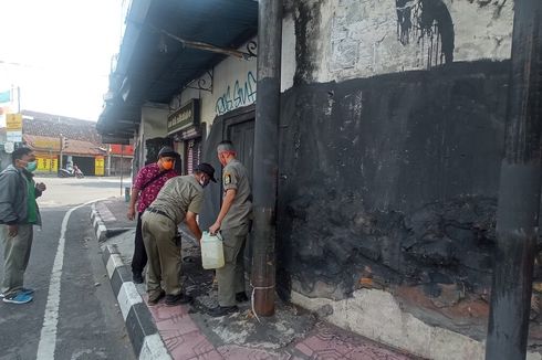 Hapus Coretan Vandalisme Saat Jokowi Datang, Petugas: Kebetulan Saja