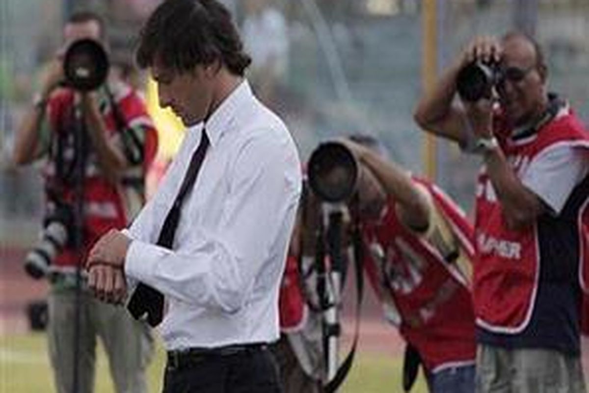 Pelatih AC Milan, Leonardo.