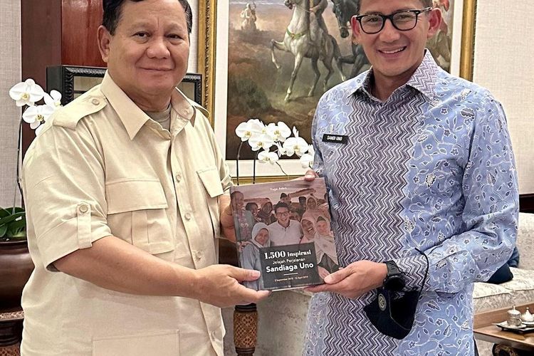 Ketua Umum Partai Gerindra Prabowo Subianto dan Wakil Ketua Dewan Pembina Partai Gerindra Sandiaga Uno bertemu.