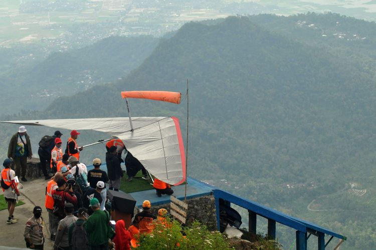 Kejuaraan Gantole Telomoyo Cup Bisa Jadi Andalan Wisata Dirgantara Kabupaten Semarang