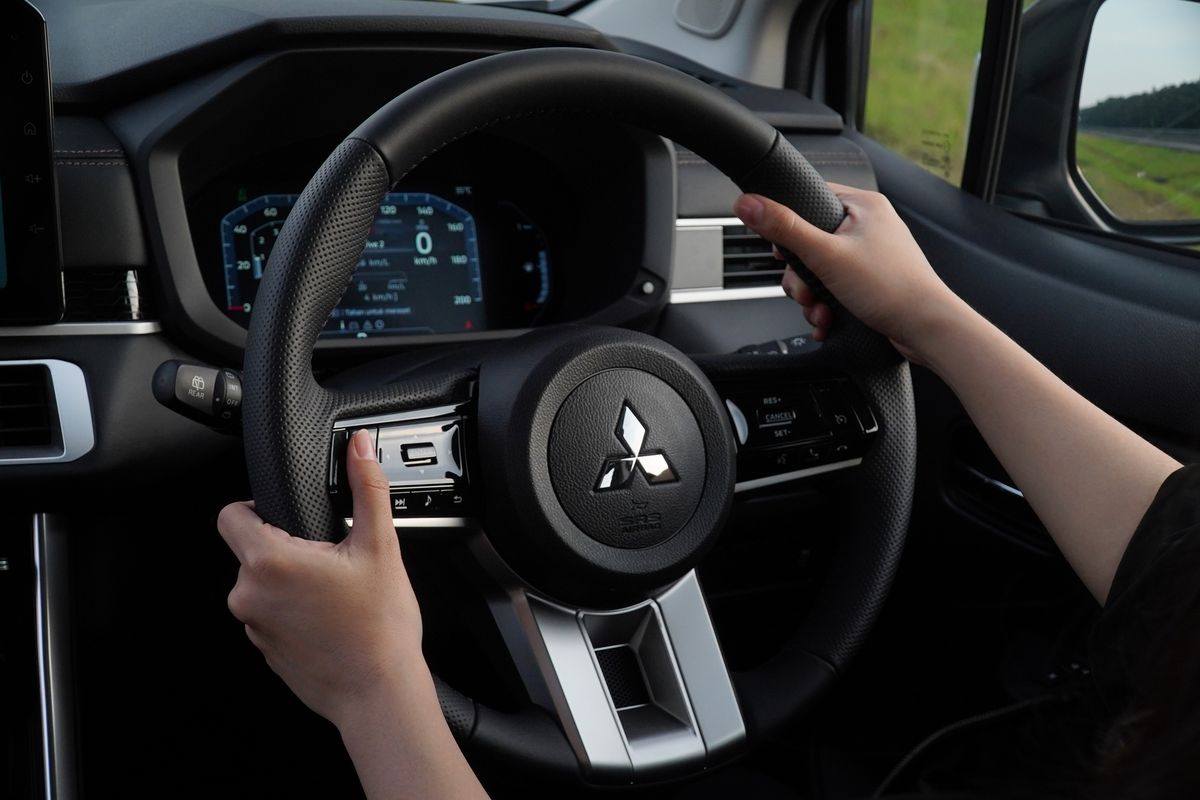 New Mitsubishi Xpander Ultimate CVT AYC