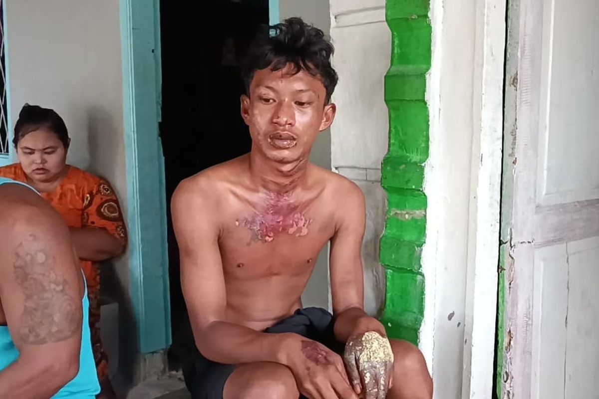 Peri Andika (18) saat diwawancarai di kediaman keluarganya di Desa Bandar Klippa, Kabupaten Deli Serdang, Sumatera Utara, pada Selasa (12/8/2025).