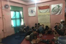 Melihat Semangat Anak-anak Muda di Kampung Apung...