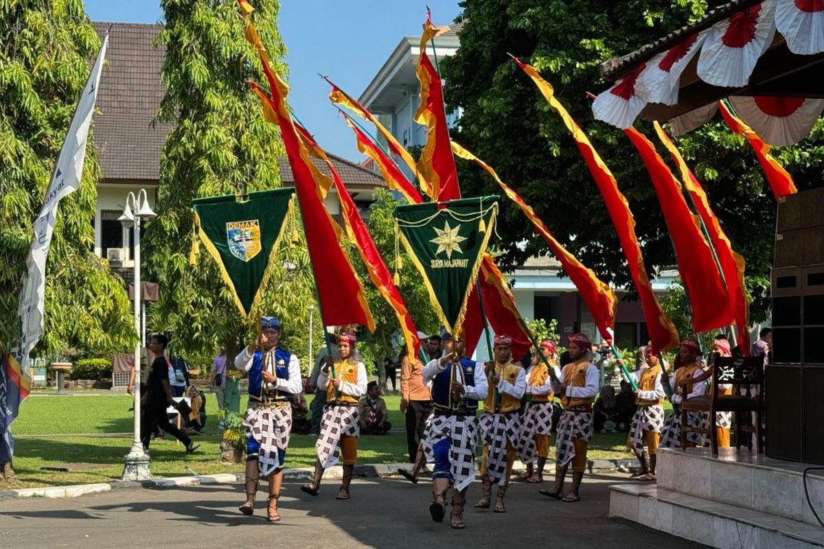 Suasana perayaan Grebeg Besar Demak 2024.