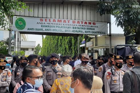 Simpatisan Rizieq Shihab Diamankan Polisi: Ada Mantan Pengurus FPI Banten hingga Alasan Mau Pengajian di PN Jaktim