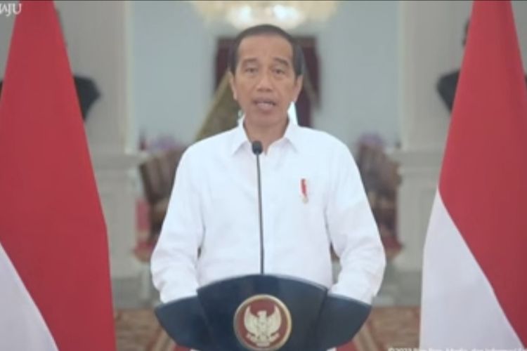 Presiden Joko Widodo saat mengumumkan Indonesia telah masuk menjadi anggota tetap organisasi financial action task force (FATF) dalam keterangan resmi secara daring pada Senin (6/11/2023).
