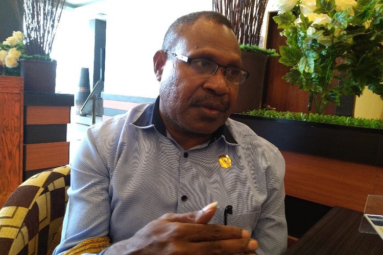 Ketua KPU Papua Theodorus Kossay. 