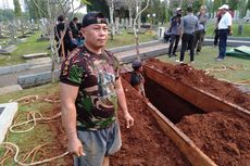 Kesedihan Ikut Dirasakan Yazid, Penggali Makam Ibu Ani di TMP Kalibata