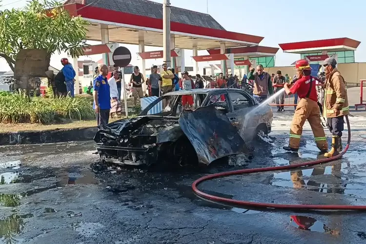 Kasus Kebakaran Mobil di SPBU Probolinggo, Ditemukan 8 Jeriken Pertalite, Pengelola Diperiksa
