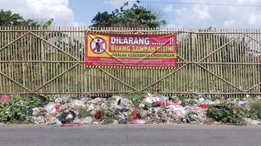 Bau Menyengat TPS Liar Tambun Utara Bekasi, Warga Sampai Pakai Masker