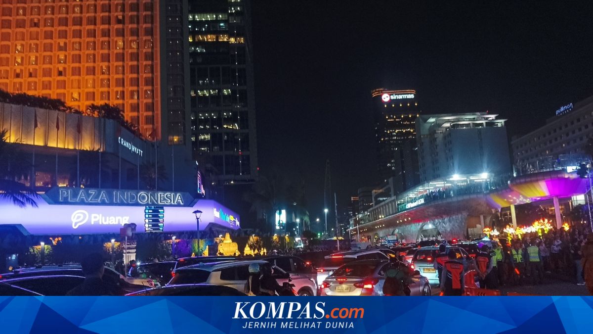 Ada Acara Peringatan Waisak, Lalu Lintas di Bundaran HI Padat Merayap