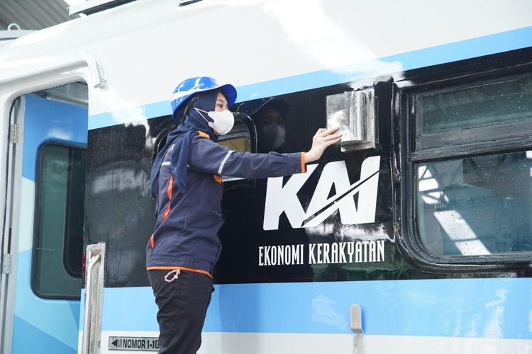 KAI Luncurkan KA Cikuray dengan Kereta Ekonomi Kerakyatan dan Petani-Pedagang, Ini Harga Tiketnya