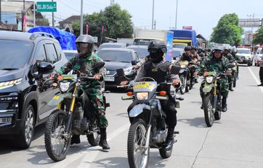 Ilustrasi personel TNI-POLRI saat melakukan pengamanan.