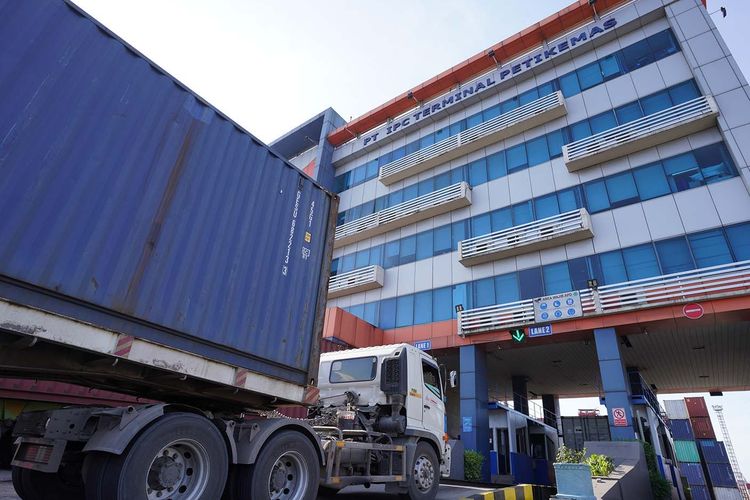 PT IPC Terminal Petikemas (IPC TPK), anak usaha PT Pelindo Terminal Petikemas, 