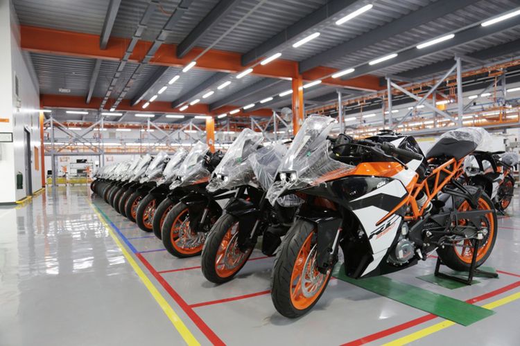 Suasana pabrik baru KTM di Filipina.