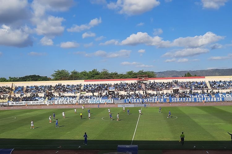Pertandingan PSIM Yogyakarta vs Persita Tangerang di Stadion Sultan Agung, Bantul, Sabtu (5/9/2026).