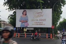 Beri Kejutan Istri, Crazy Rich Surabaya Pasang Baliho Ucapan Ulang Tahun di Perempatan Jalan