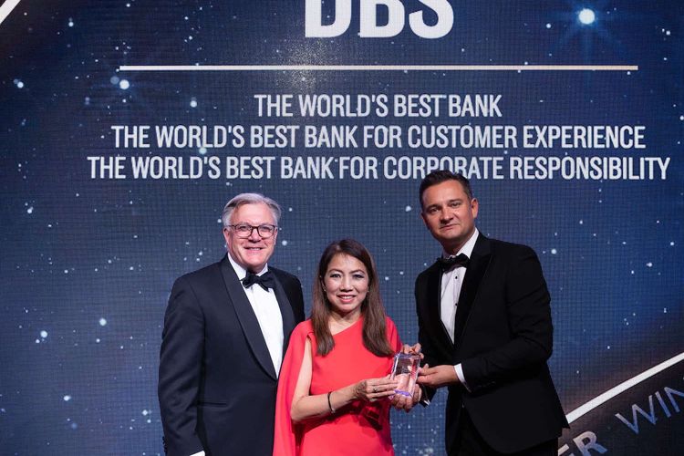Pengakuan internasional untuk DBS atas keunggulan layanan, tanggung jawab korporat, dan inovasi berkelanjutan di industri perbankan global.