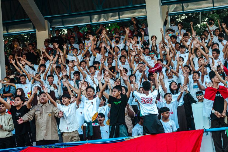 Suporter Cerebral Palsy Indonesia hadir dan mendukung tim CP football Indonesia pada final ASEAN Para Games 2022 melawan Thailand di Stadion UNS, Jumat (5/8/2022) sore WIB. Indonesia kalah adu penalti.